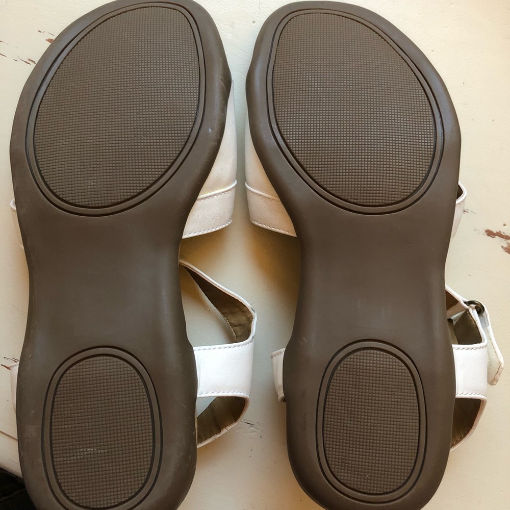 Array White Sandals - Picture 6 of 9